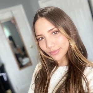 Meet your Posher, Valentina